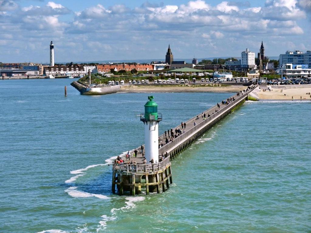 Le Grand Messin - Calais Nord -Cour - Plage - Ferry - Eurotunnel Exterior photo